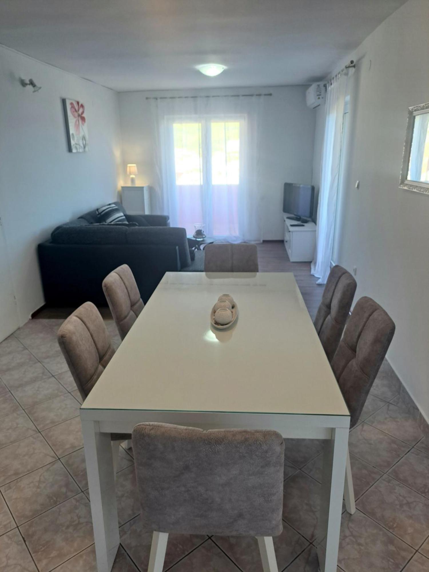 Lifestyle Apartment Podstrana Kültér fotó